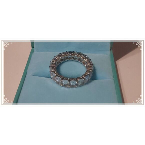 Spectacular 8.5 Ct. DIAMONIQUE Radiant Cut Eternity Style Band Ring Sz 8 - Picture 4 of 9